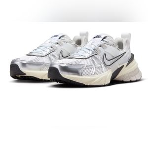 Nike Women's V2K Run Shoes-Silver/Black